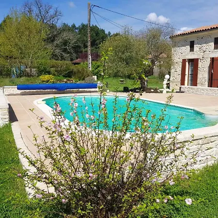 Maison Confortable + Piscine Holiday home *