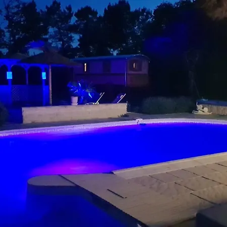 Maison Confortable + Piscine Bussac-Foret