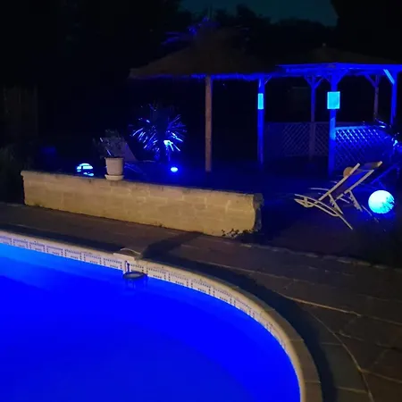 펜션 Maison Confortable + Piscine