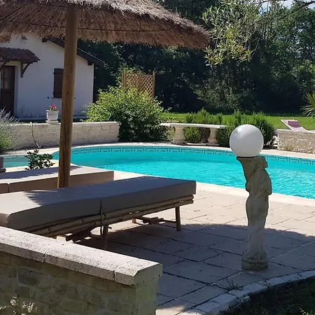 펜션 Maison Confortable + Piscine
