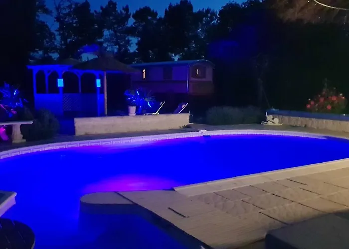 Maison Confortable + Piscine Bussac-Foret